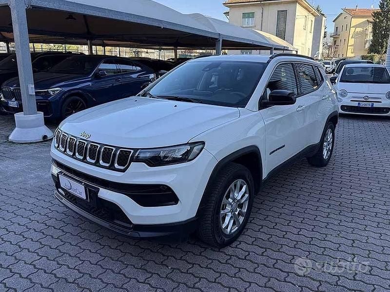 Bianco / pastello Usata 2022 Jeep Compass Longitude SUV | 18.900 € (Ottimo prezzo) - Immagine 1/4