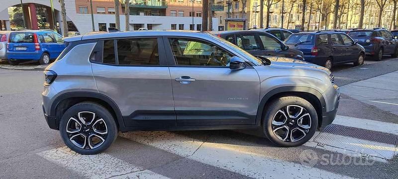 Usata Jeep Avenger Summit 101 CV (74 kW) 2025 Grigio scuro metallizzato SUV