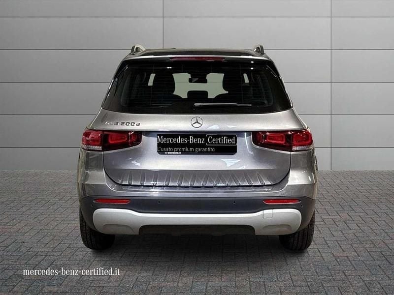 Usata Mercedes GLB200 Business 150 CV (110 kW) 2022 Grigio montagna SUV