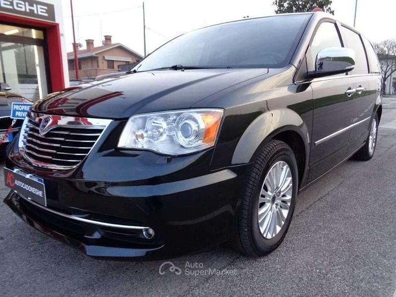 Usata Lancia Voyager Platinum 177 CV (130 kW) 2015 Nero Monovolume