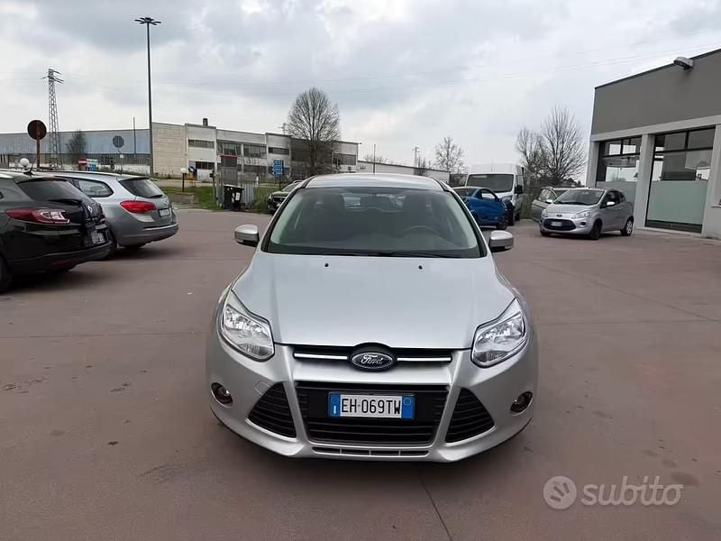 Usata Ford Focus 110 CV (80 kW) 2011 Grigio Station wagon