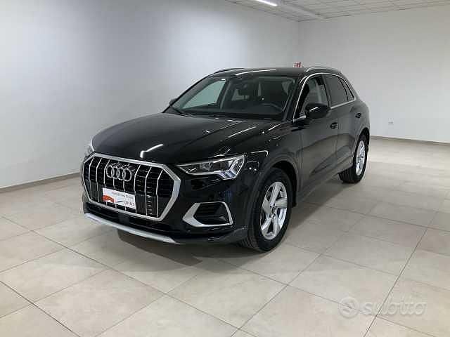 Nero mythos metallizzato Usata 2024 Audi Q3 Advanced SUV | 38.500 € (Ottimo prezzo) - Immagine 1/4
