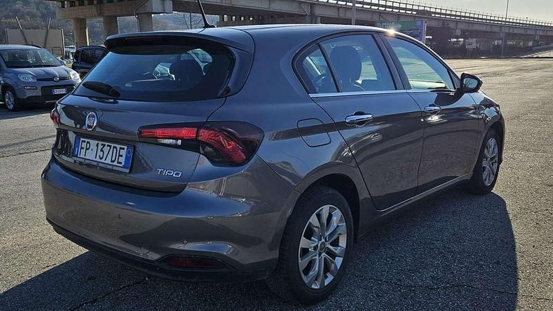 Usata Fiat Tipo Business 120 CV (88 kW) 2018 Grigio Berlina