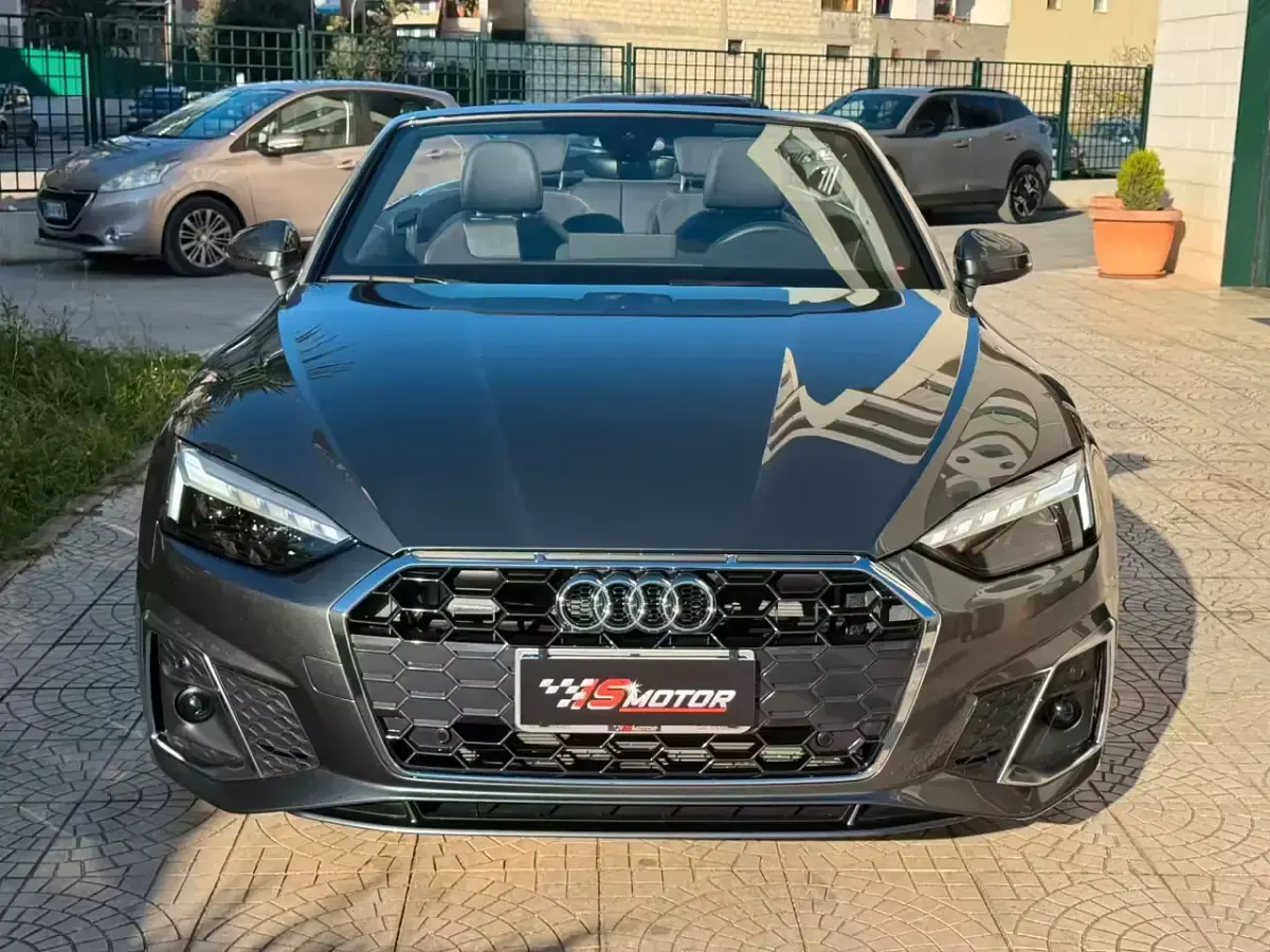 Usata Audi A5 Cabriolet S-Line 203 CV (149 kW) 2023 Grigio Cabrio