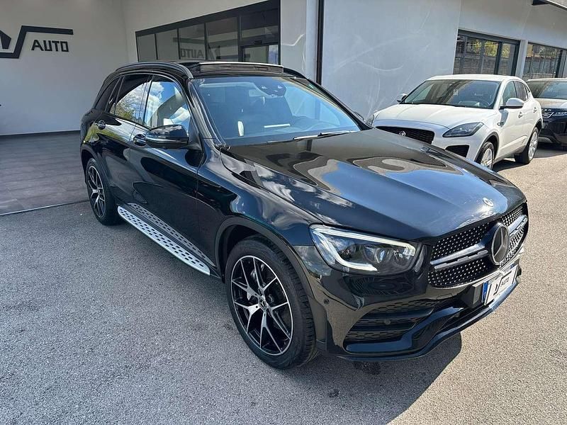 Usata Mercedes GLC300 Premium Plus 245 CV (180 kW) 2019 Nero ossidiana SUV