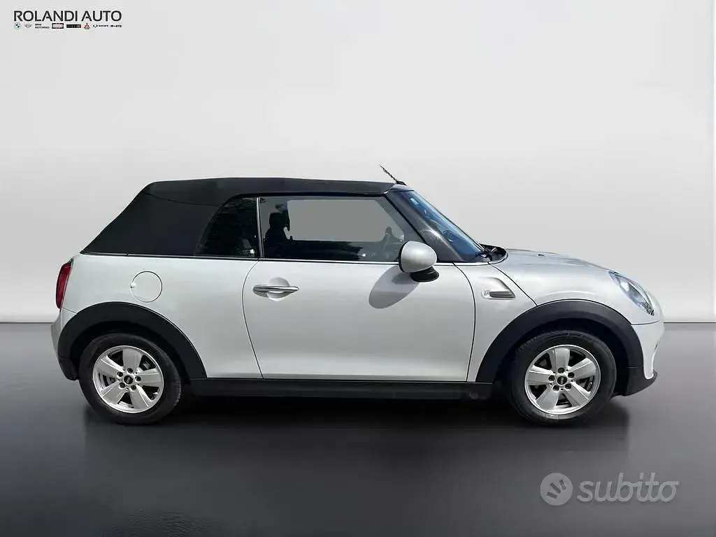 Usata Mini Cooper D Cabriolet 116 CV (85 kW) 2019 Argento Cabrio