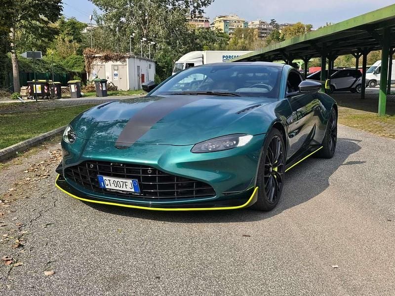 Verde Usata 2024 Aston Martin Vantage Coupé | 39.000 € - Immagine 1/4