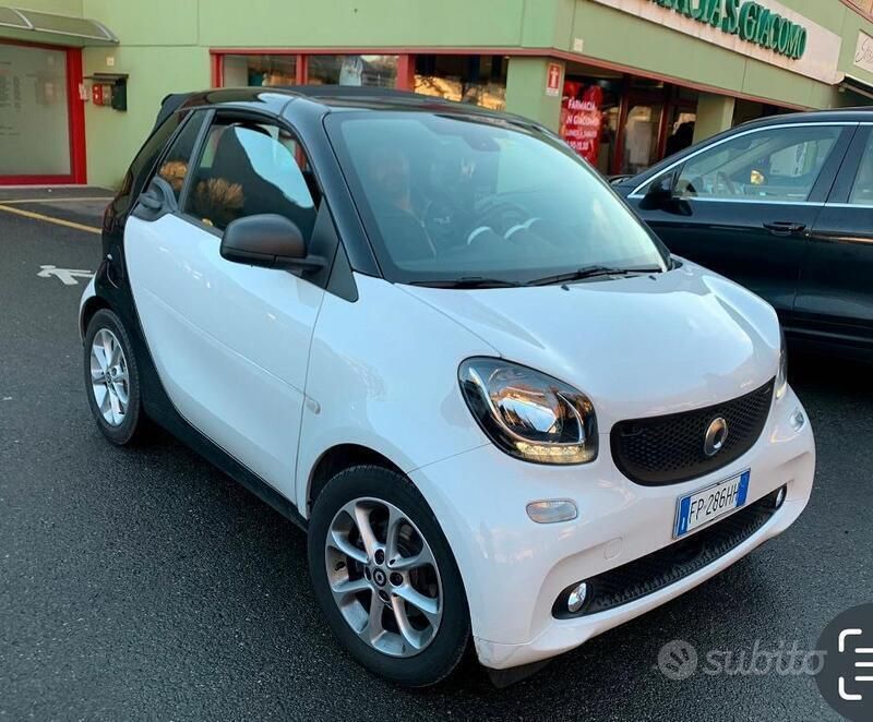 Usata 2018 Smart ForTwo Coupé Cabrio | 13.000 € (Ottimo prezzo) - Immagine 1/2