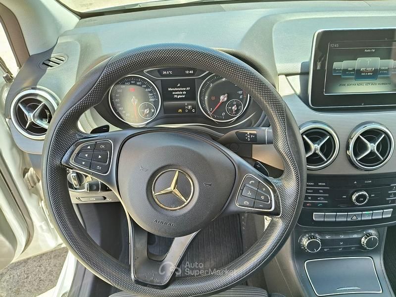 Usata Mercedes B180 109 CV (80 kW) 2016 Monovolume