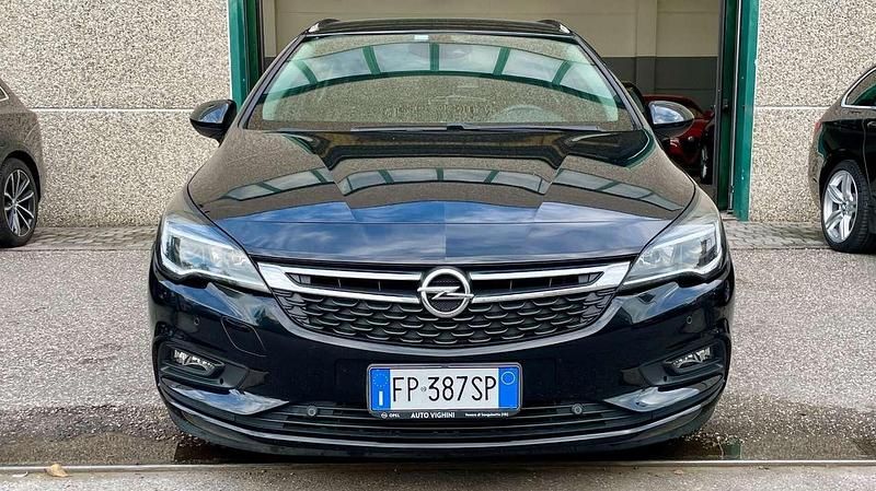 Usata Opel Astra Innovation 136 CV (100 kW) 2018 Nero Station wagon