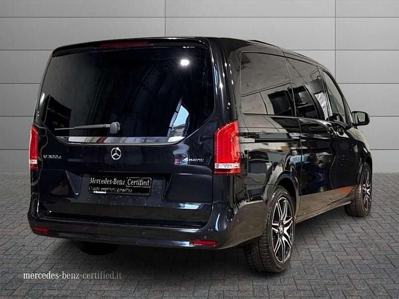 Usata Mercedes V300 Premium 237 CV (174 kW) 2023 Nero ossidiana Monovolume