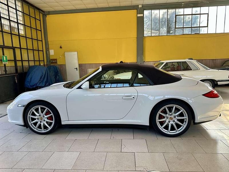 Usata Porsche 911 Carrera 4S Cabriolet 385 CV (283 kW) 2009 Bianco Cabrio