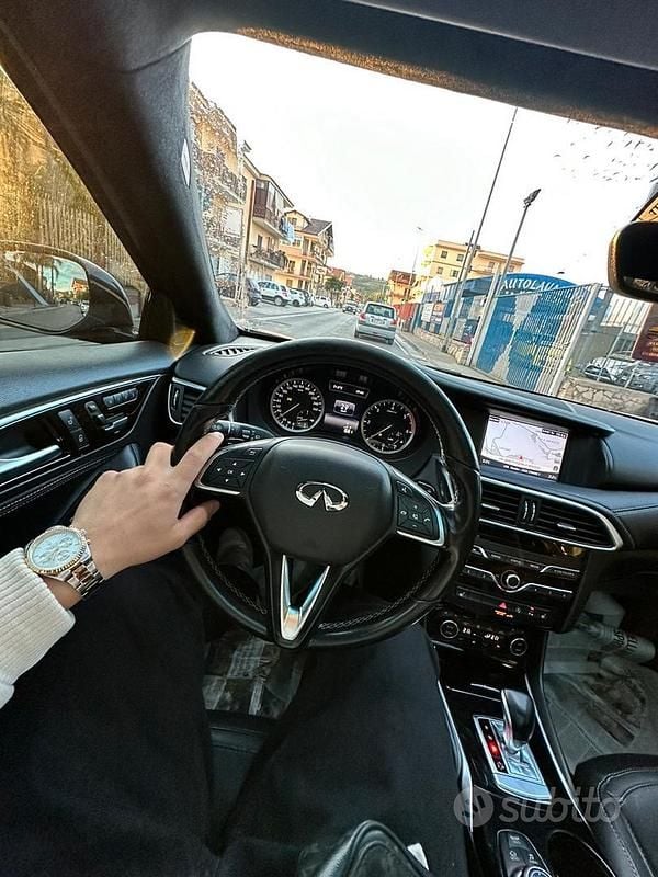 Usata Infiniti QX30 170 CV (125 kW) 2017 Nero Berlina