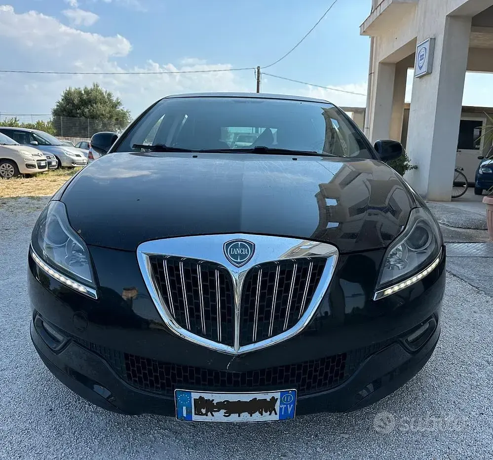 Usata Lancia Delta Platinum 120 CV (88 kW) 2011 Nero Utilitaria