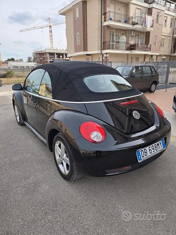 Usata VW New Beetle 105 CV (77 kW) 2007 Nero Utilitaria