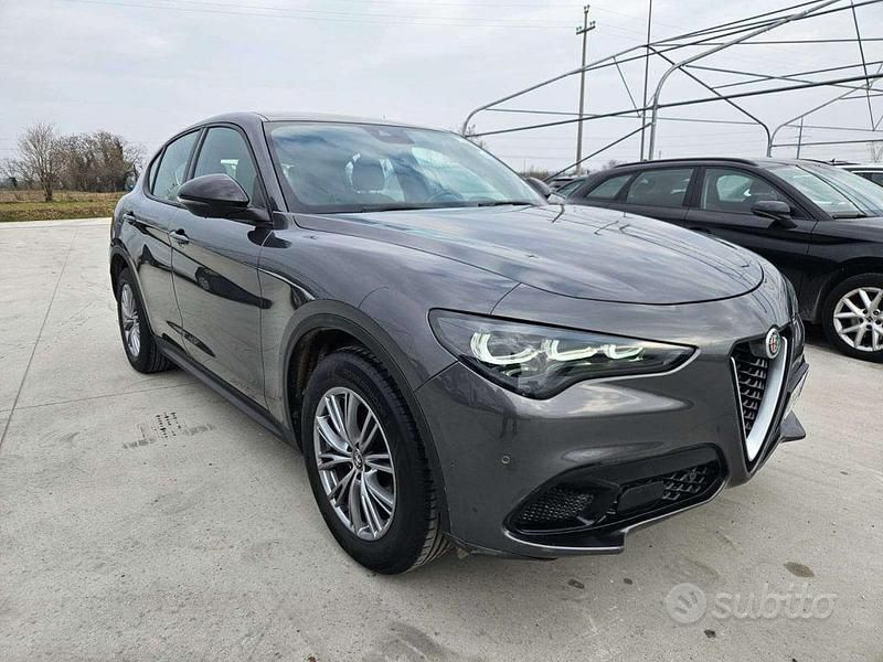 Usata Alfa Romeo Stelvio Super 210 CV (154 kW) 2023 Grigio SUV