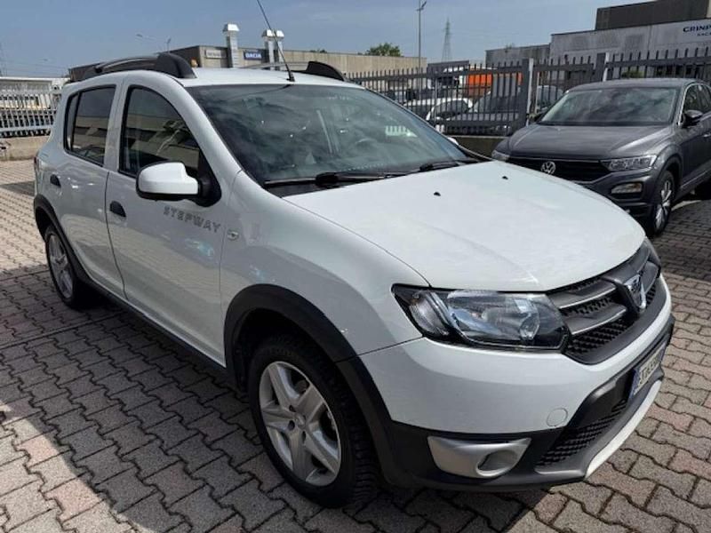 Usata Dacia Sandero Stepway 90 CV (66 kW) 2013 Bianco Berlina