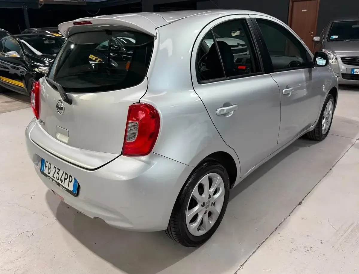 Usata Nissan Micra 80 CV (58 kW) 2015 Argento Utilitaria