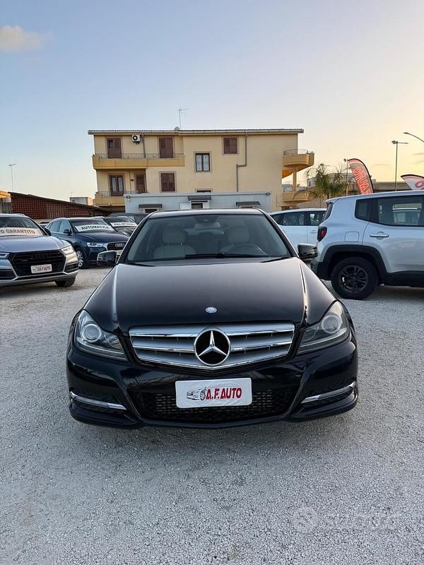 Usata Mercedes C200 Avantgarde 200 CV (147 kW) 2012 Nero Berlina
