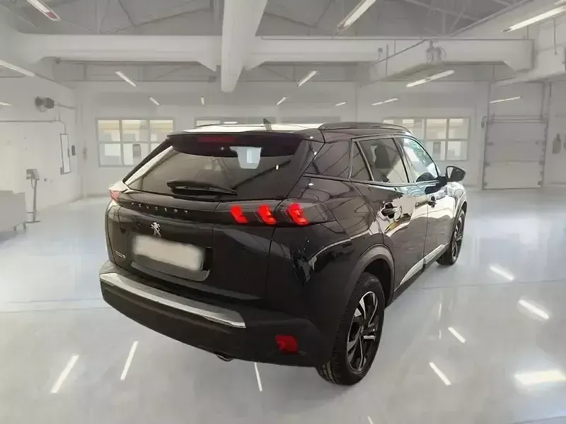 Usata Peugeot 2008 Allure 131 CV (96 kW) 2023 Nero SUV