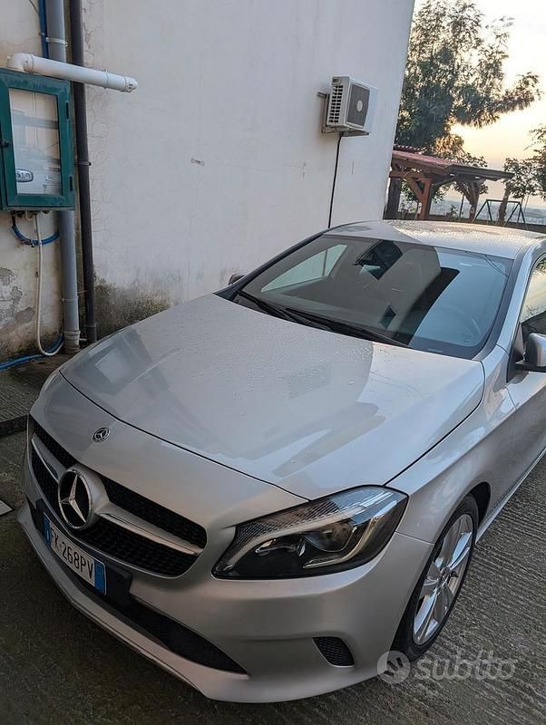 Usata Mercedes A180 Executive 109 CV (80 kW) 2017 Grigio Berlina
