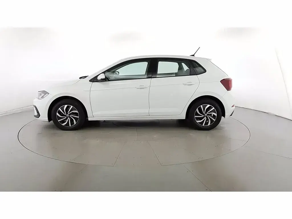 Usata VW Polo Life 95 CV (69 kW) 2022 Pure white Utilitaria