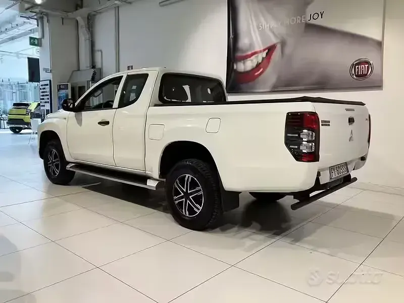 Usata Mitsubishi L200 Invite 150 CV (110 kW) 2019 Other Pick-up