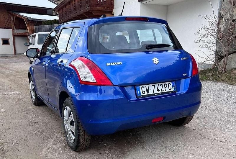 Usata Suzuki Swift 90 CV (66 kW) 2016 Blu/azzurro Utilitaria