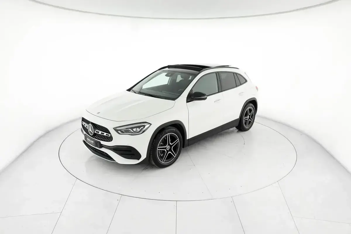 Usata Mercedes GLA200 Premium 150 CV (110 kW) 2021 Bianco SUV