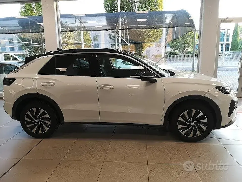 Nuova VW T-Roc Life 150 CV (110 kW) 2026 Bianco SUV