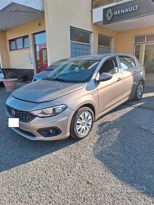Usata Fiat Tipo Easy 95 CV (69 kW) 2017 Beige Berlina