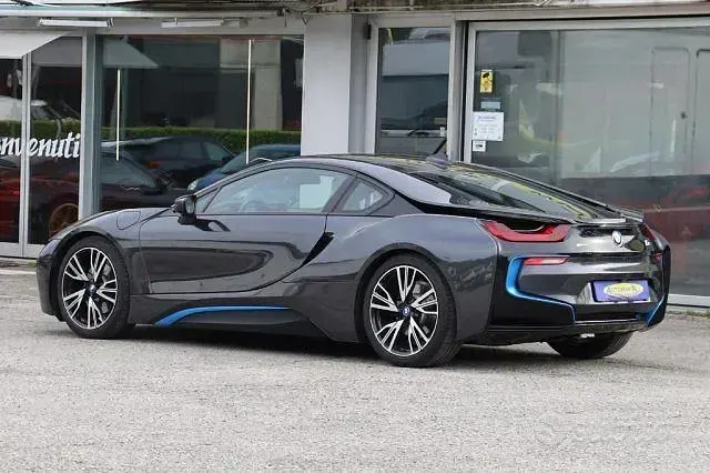 Usata BMW i8 Comfort Edition 231 CV (169 kW) 2016 Grigio Coupé