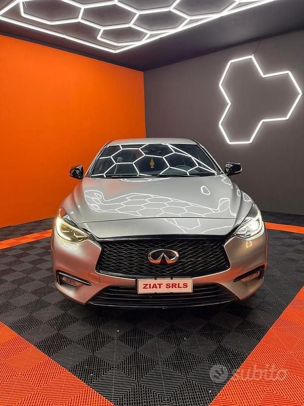 Usata Infiniti Q30 Sport Tech 170 CV (125 kW) 2017 Argento Berlina