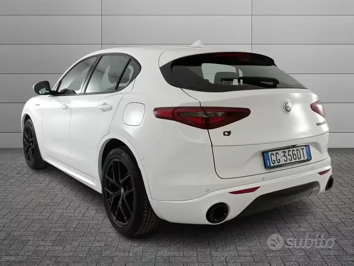 Usata Alfa Romeo Stelvio Veloce 209 CV (153 kW) 2021 Bianco SUV