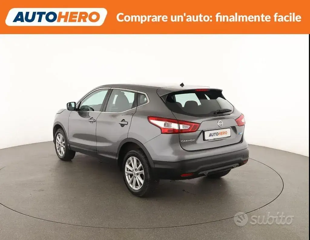 Usata Nissan Qashqai Acenta 110 CV (80 kW) 2016 Grigio SUV