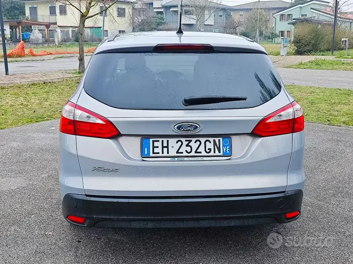 Usata Ford Focus 105 CV (77 kW) 2012 Station wagon