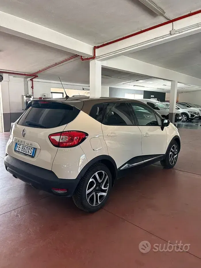 Usata Renault Captur 110 CV (80 kW) 2016 SUV