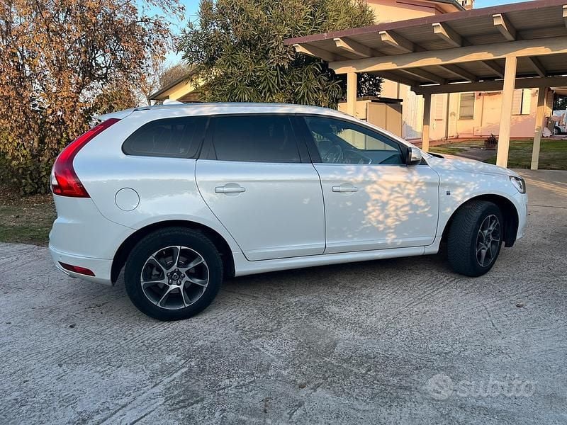 Occasion Volvo XC60 Ocean Race 181 ch (133 kW) 2014 Blanc SUV