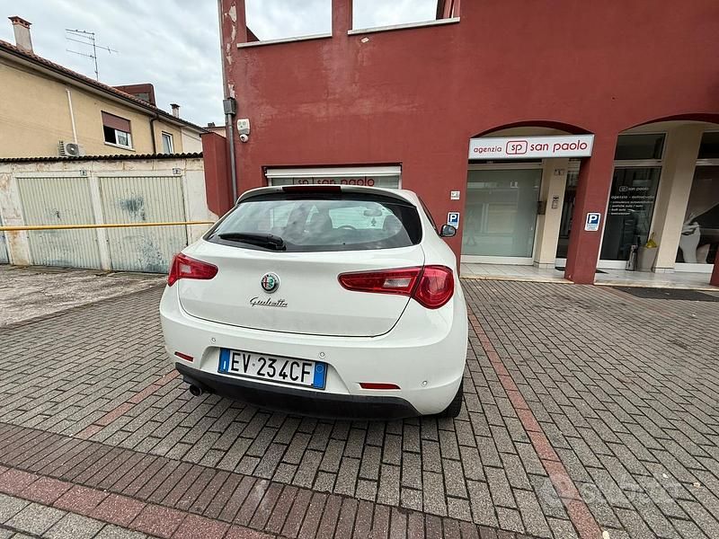 Usata Alfa Romeo Giulietta Veloce 105 CV (77 kW) 2014 Utilitaria