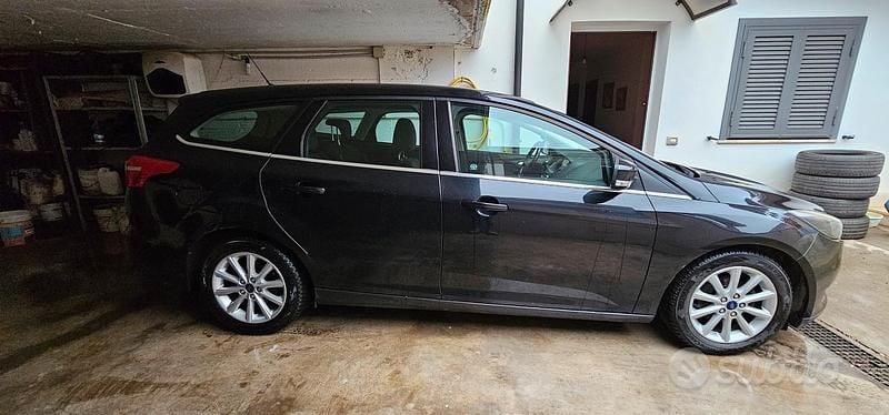 Usata Ford Focus Business Edition 120 CV (88 kW) 2015 Nero Station wagon