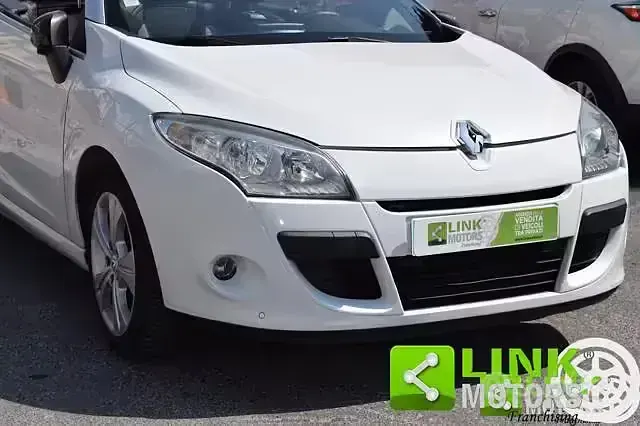 Usata Renault Mégane III 110 CV (80 kW) 2011 Bianco Utilitaria
