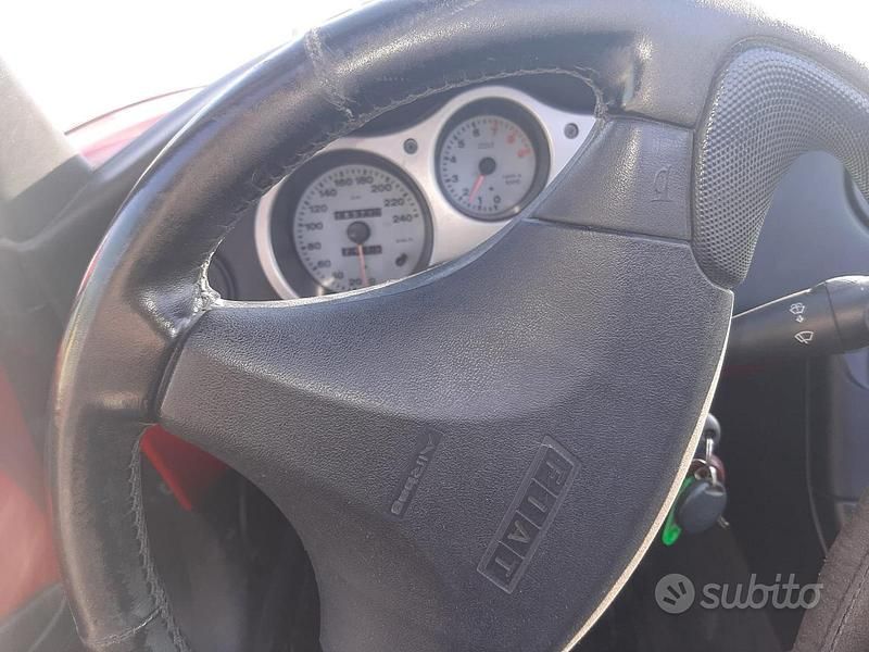 Usata Fiat Barchetta 131 CV (96 kW) 1995 Rosso Cabrio