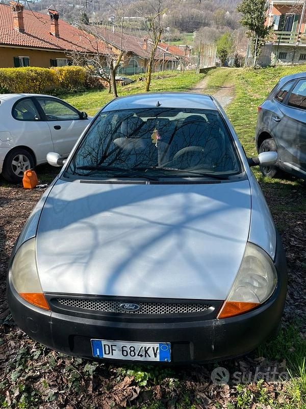 Usata Ford Ka 69 CV (50 kW) 2005 Grigio Utilitaria