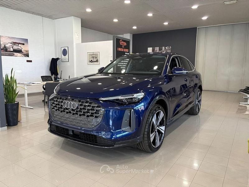 Nuova Audi Q5 Advanced 204 CV (150 kW) 2026 Blu navarra metallizzato SUV