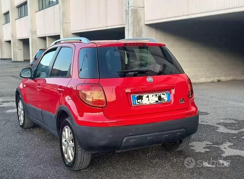 Usata Fiat Sedici 135 CV (99 kW) 2012 Rosso SUV
