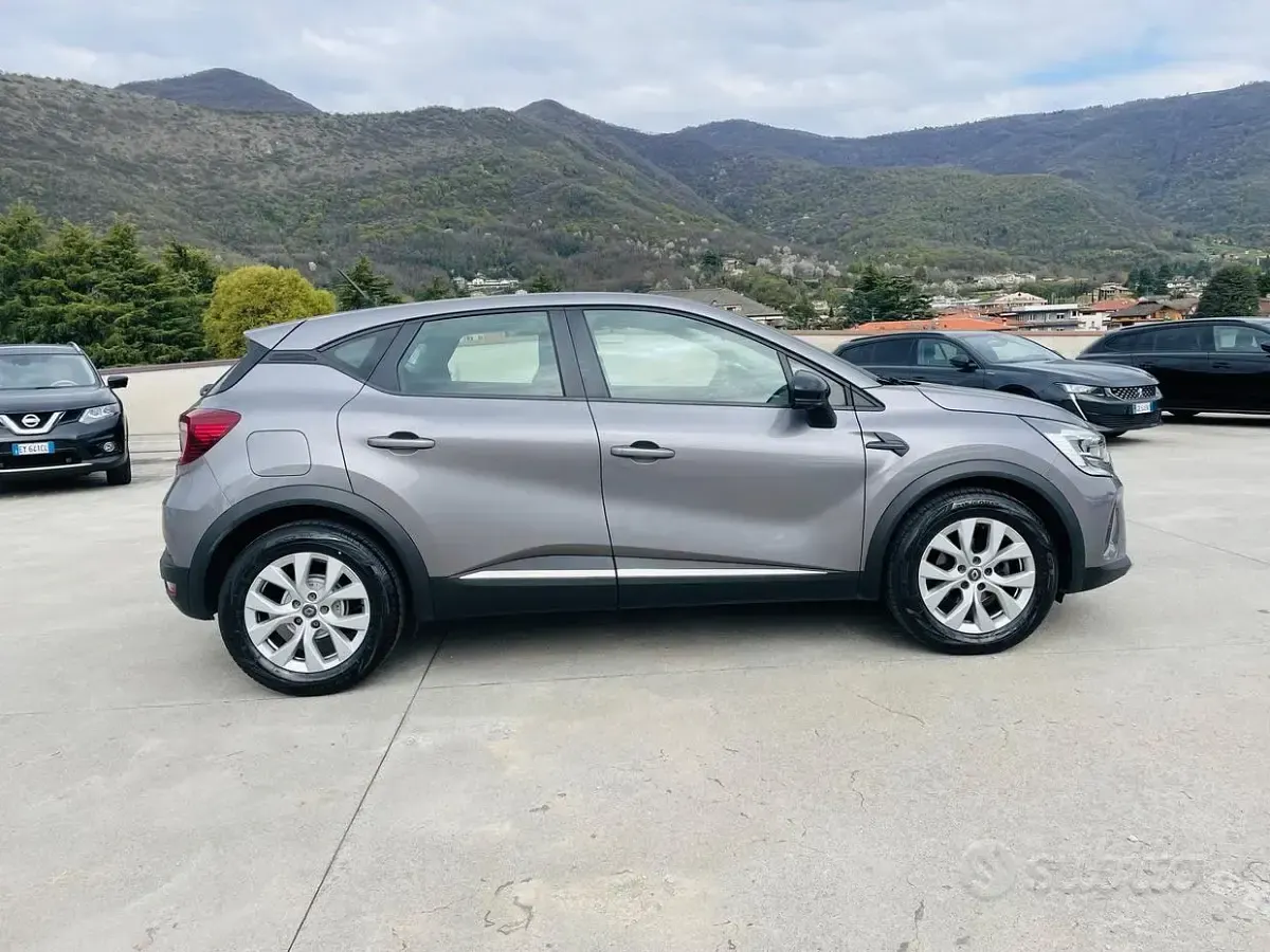 Usata Renault Captur 95 CV (69 kW) 2020 Grigio SUV