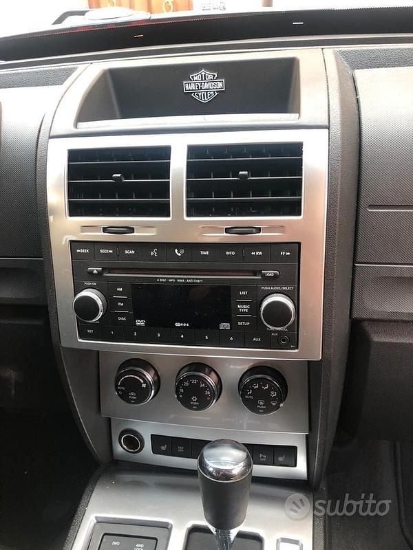 Usata Dodge Nitro 177 CV (130 kW) 2009 Grigio SUV