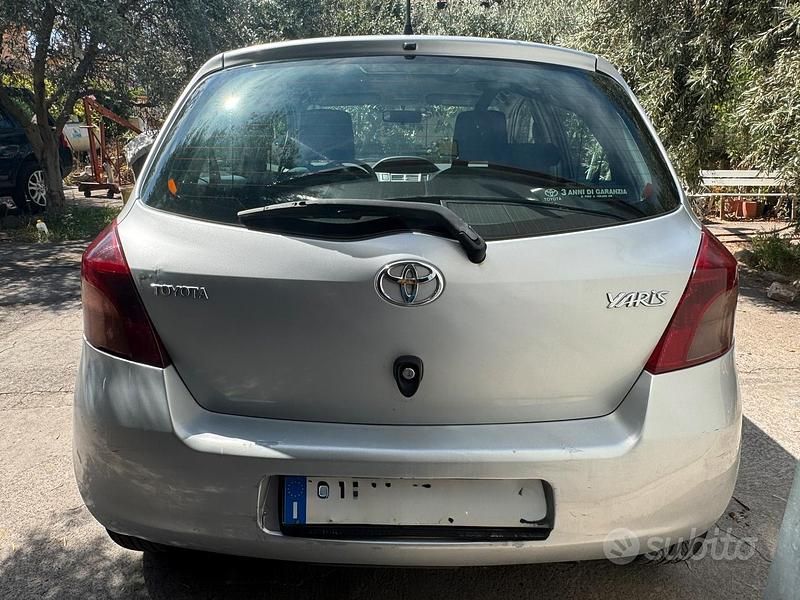 Usata Toyota Yaris 2008 Grigio Berlina