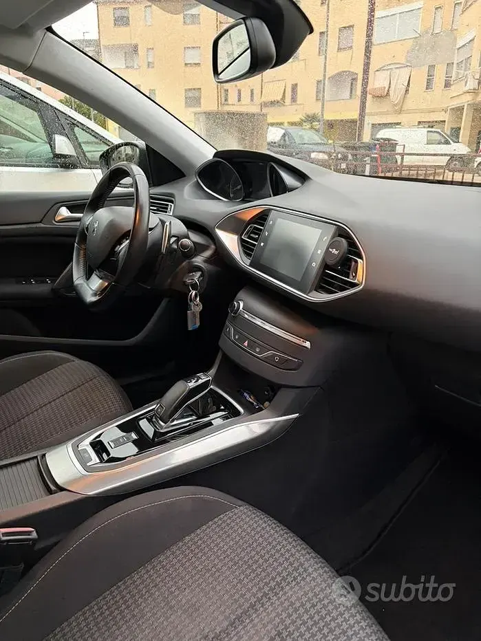 Usata Peugeot 308 Allure 131 CV (96 kW) 2019 Nero Berlina