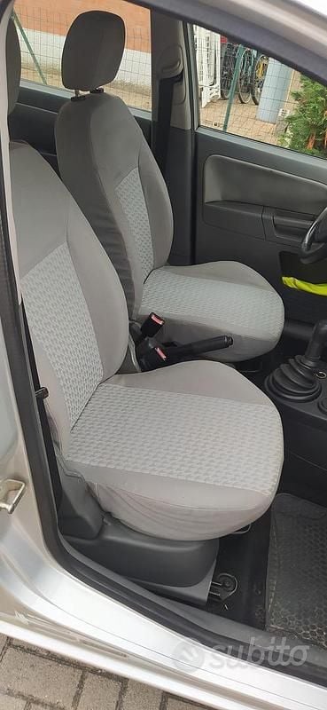Usata Ford Fusion 68 CV (50 kW) 2003 Grigio Berlina